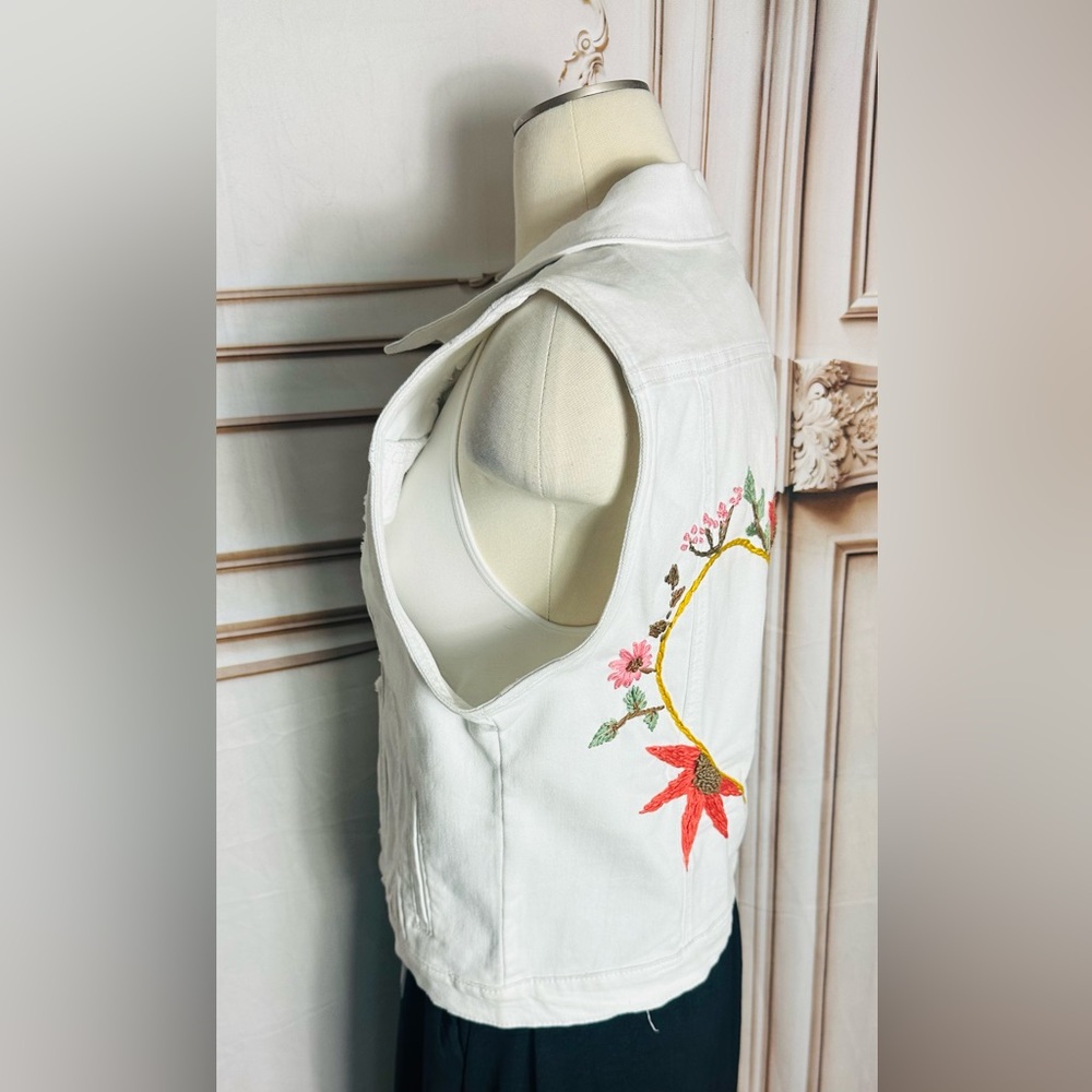 White Embroidered Heart Jean Vest - Floral Back - Picture 2 of 14